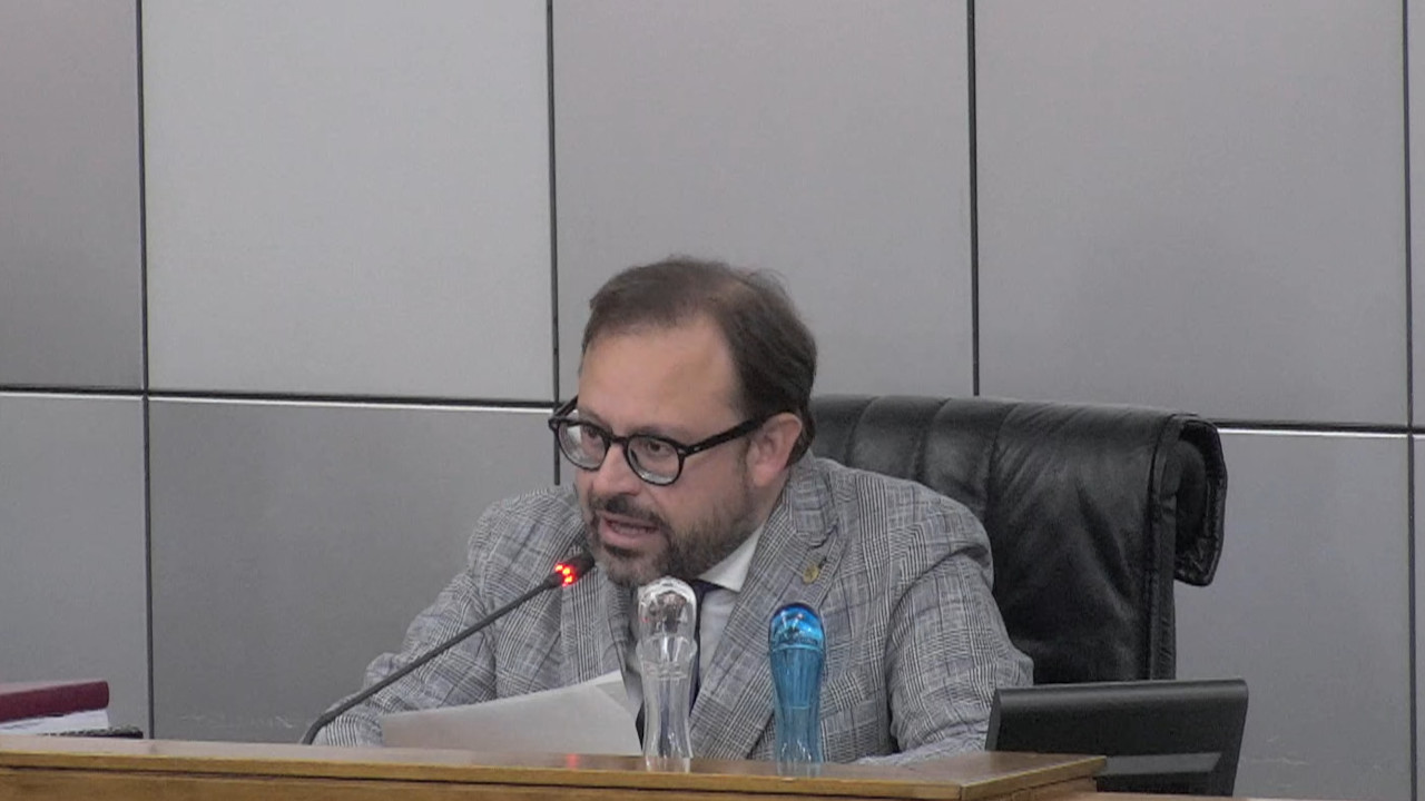 Stefano Aggravi in apertura della riunione del Consiglio Valle del 20 maggio 2026
