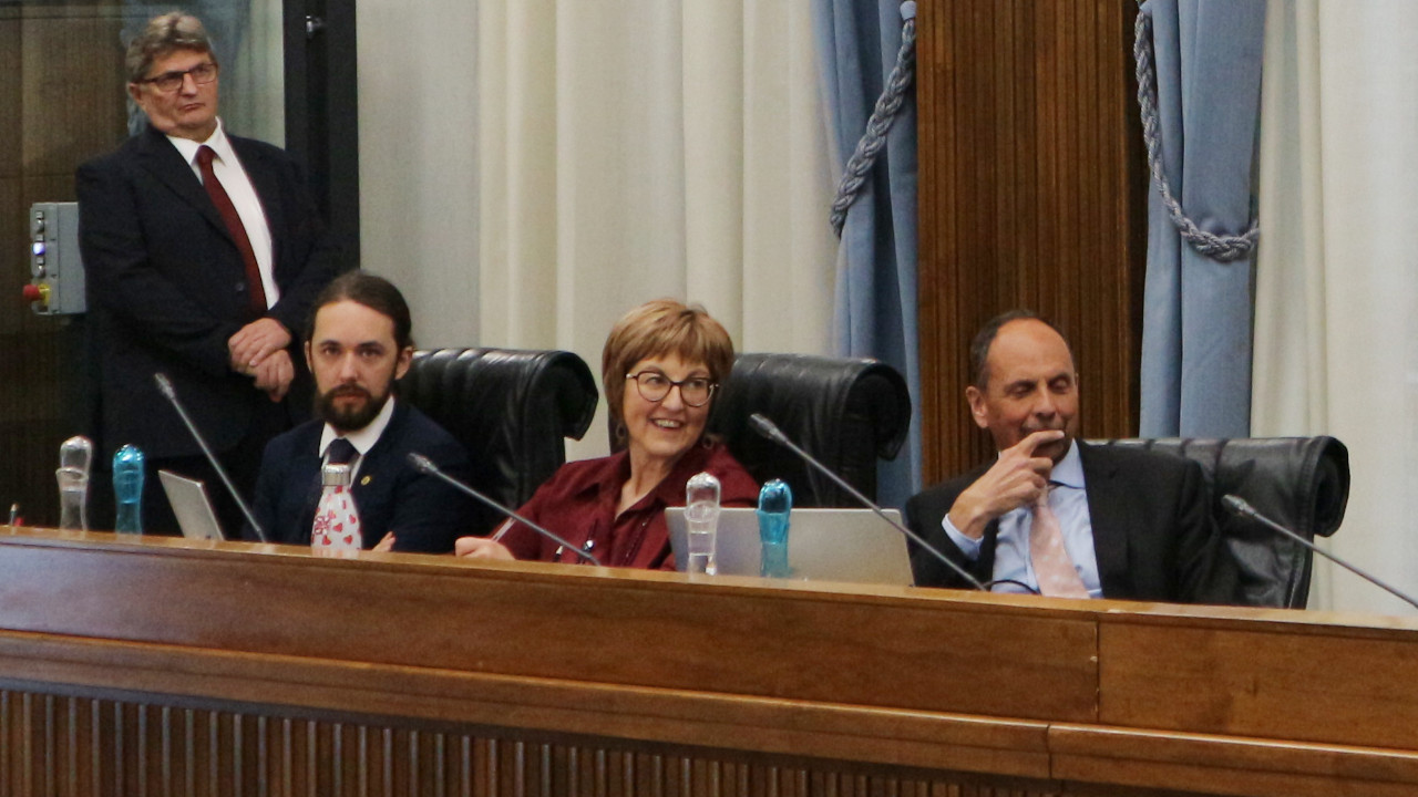 I tre consiglieri regionali di AVS - Rete Civica VdA: Andrea Campotaro, Chiara Minelli ed Eugenio Torrione