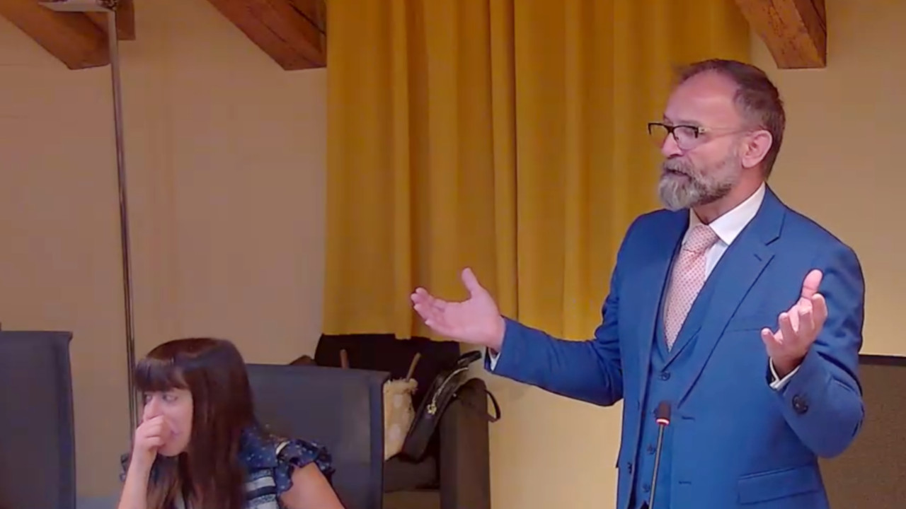 Giovanni Girardini in Consiglio comunale ad Aosta