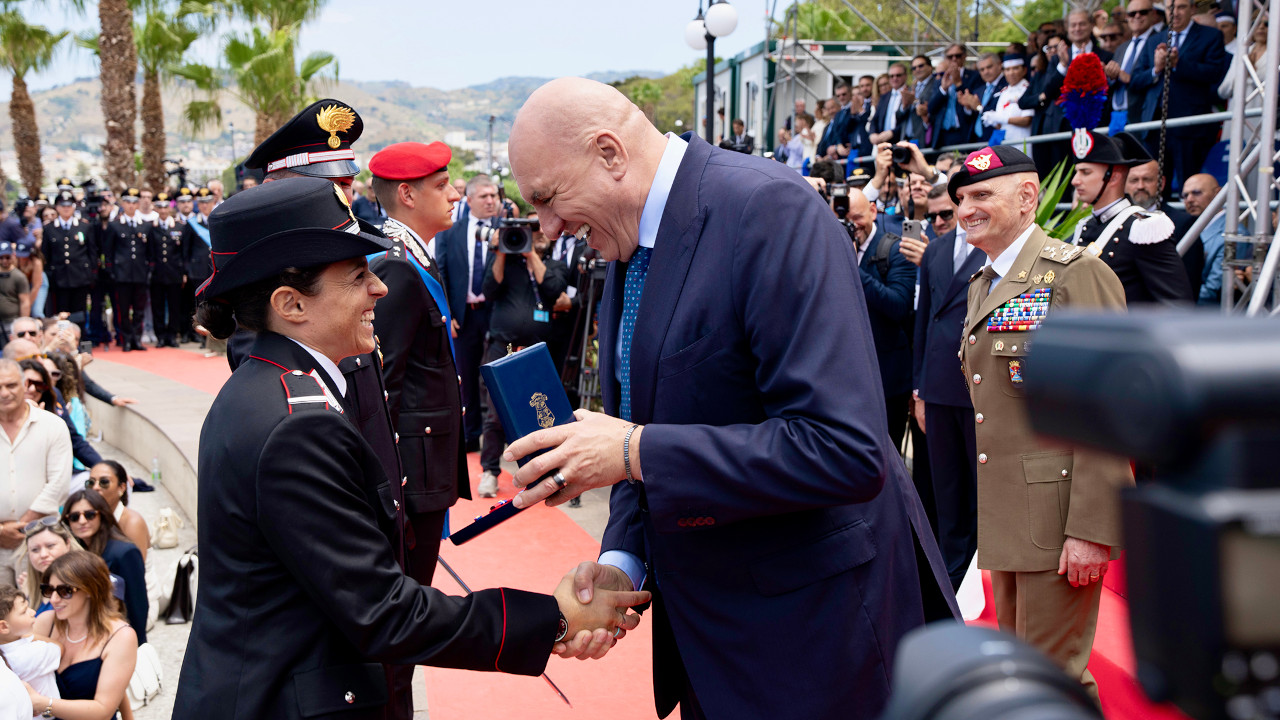 Federica Brignone a Reggio Calabria con il ministro Guido Crosetto
