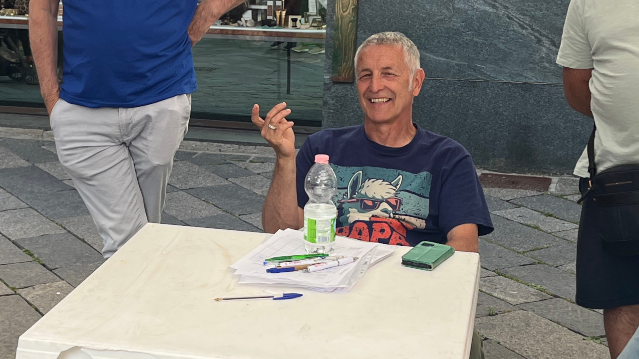 UNITI A SINISTRA CONTRO LA DELIBERA 95/2025: RACCOLTA FIRME SULLE INDENNITÀ DEL SINDACO DI AOSTA 1 Il portavoce della coalizione, Raimondo Donzel