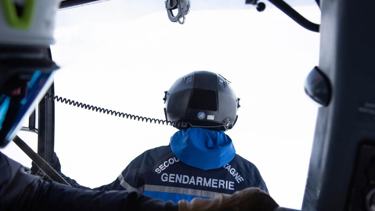 SETTE ALPINISTI MORTI IN 24 ORE TRA GRAN PARADISO, CERVINO E MONTE BIANCO 2 Gli operatori del Peloton de Gendarmerie de Haute Montagne di Chamonix