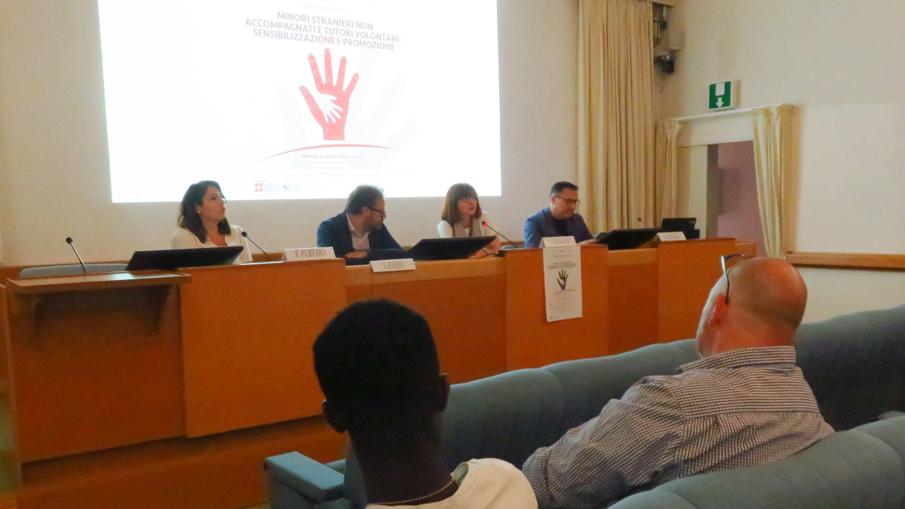 L'inizio dell'incontro sui tutori volontari per minori stranieri non accompagnati