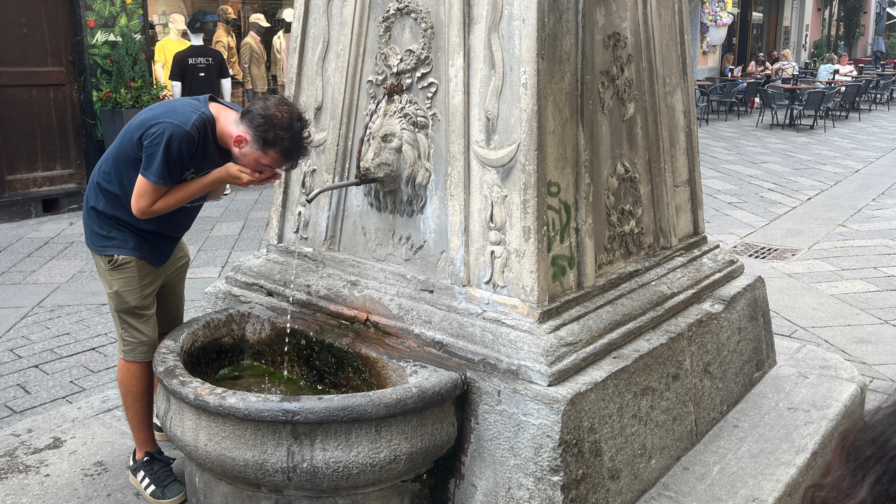 La fontana in via Croce di Città ad Aosta