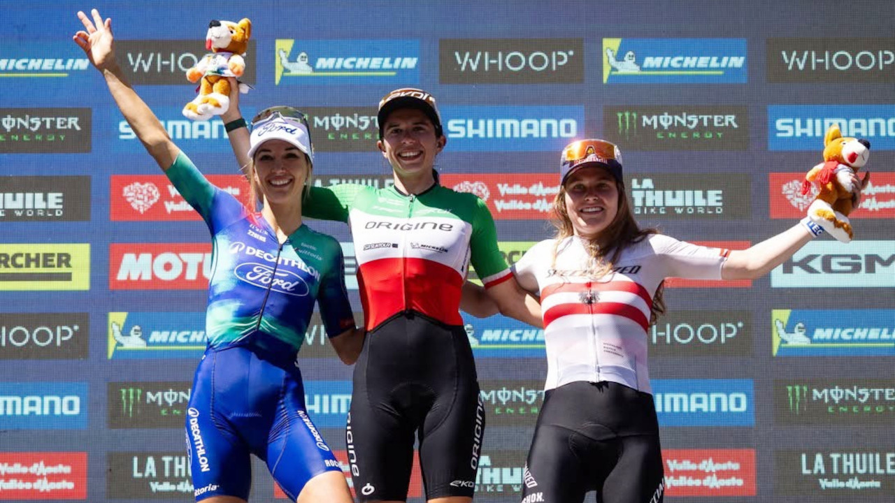 Il podio élite cross country di La Thuile, con Martina Berta davanti a Savilia Blunk ed a Laura Stigger