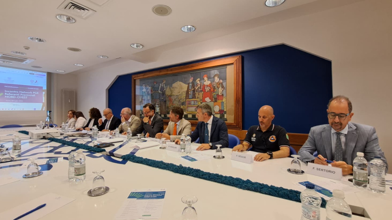 PROTOCOLLO TRA REGIONE E CONFINDUSTRIA VDA PER LA GESTIONE DELLE EMERGENZE 2 Un momento dell'incontro in Confidustria del network PGE